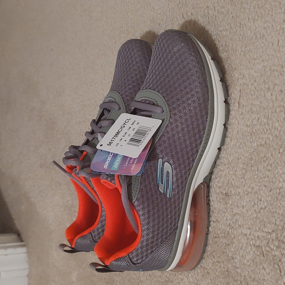 Sketchers Walk Air 2.0 Shoes